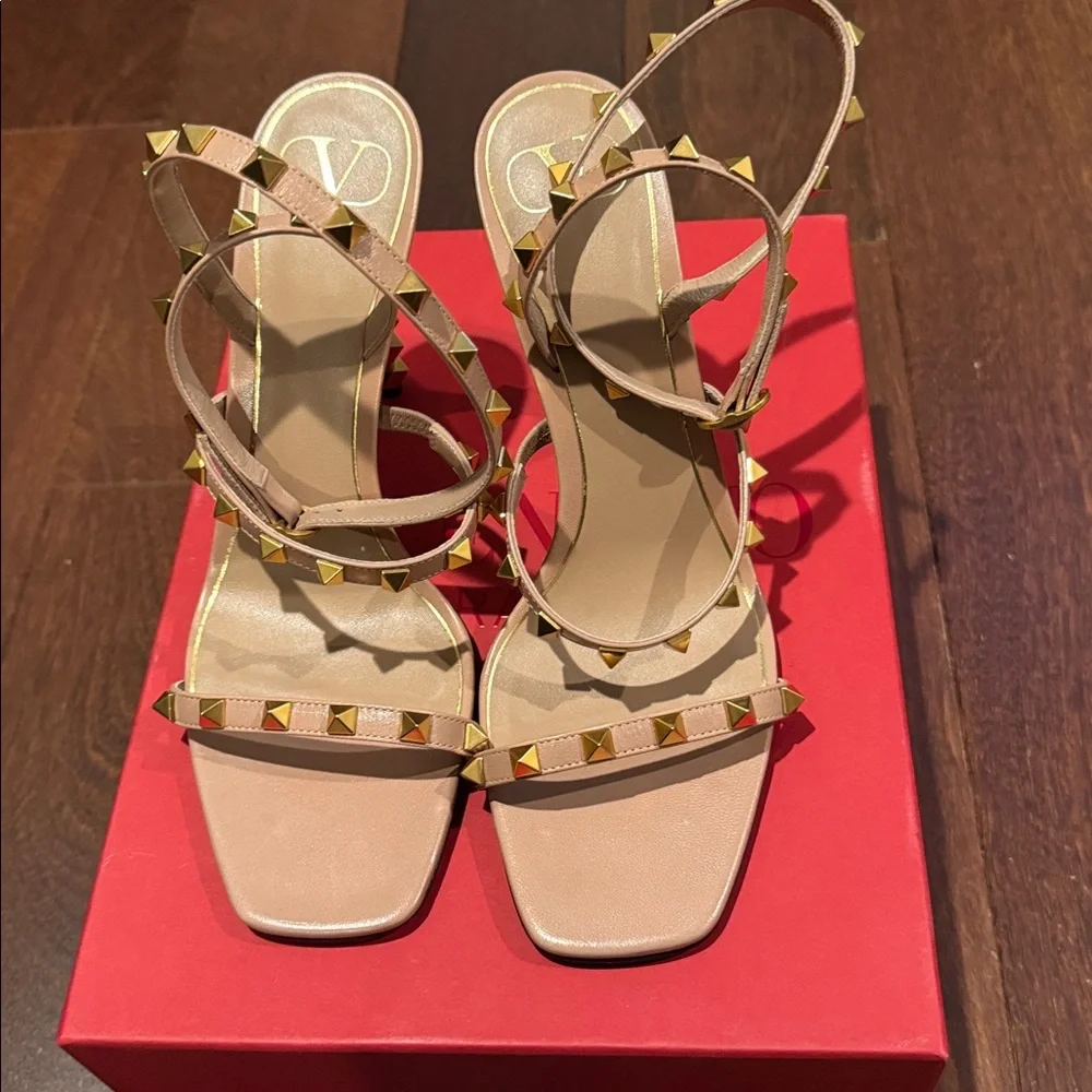 Valentino Garavani Rockstud Goatskin Sandal With Sculpted Heel 100 mm - Picture 6 of 14